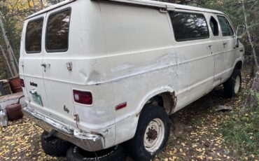 Dodge-Van-1977-2