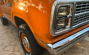 Dodge-W150-1980-Standard-Cab-Pickup-2