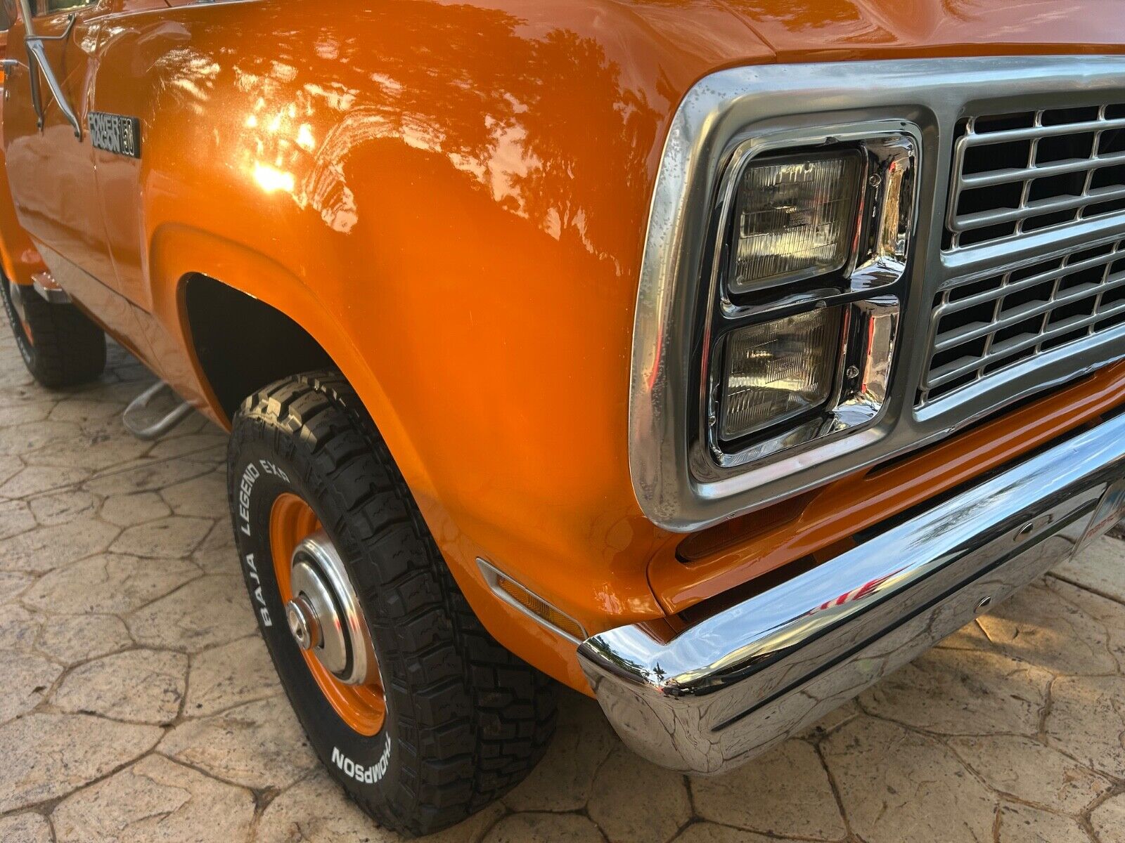 Dodge-W150-1980-Standard-Cab-Pickup-2