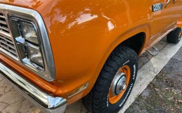 Dodge-W150-1980-Standard-Cab-Pickup-3