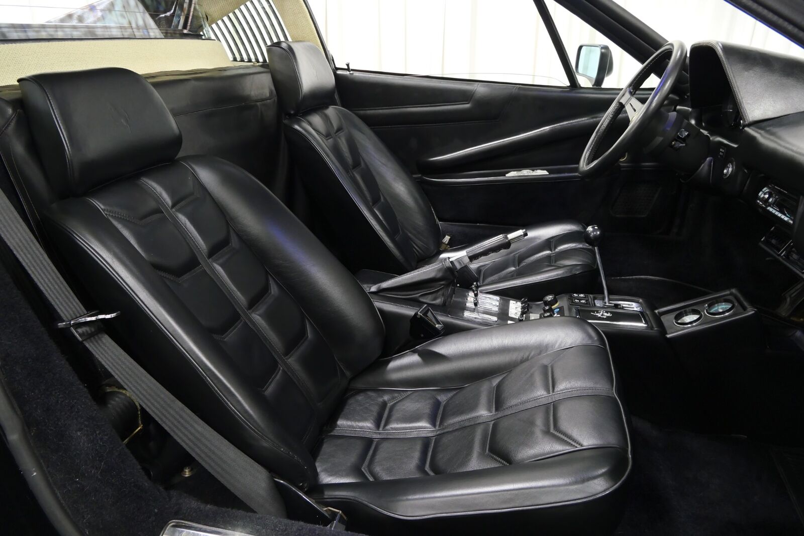 Ferrari-308-1980-2D-Coupe-23