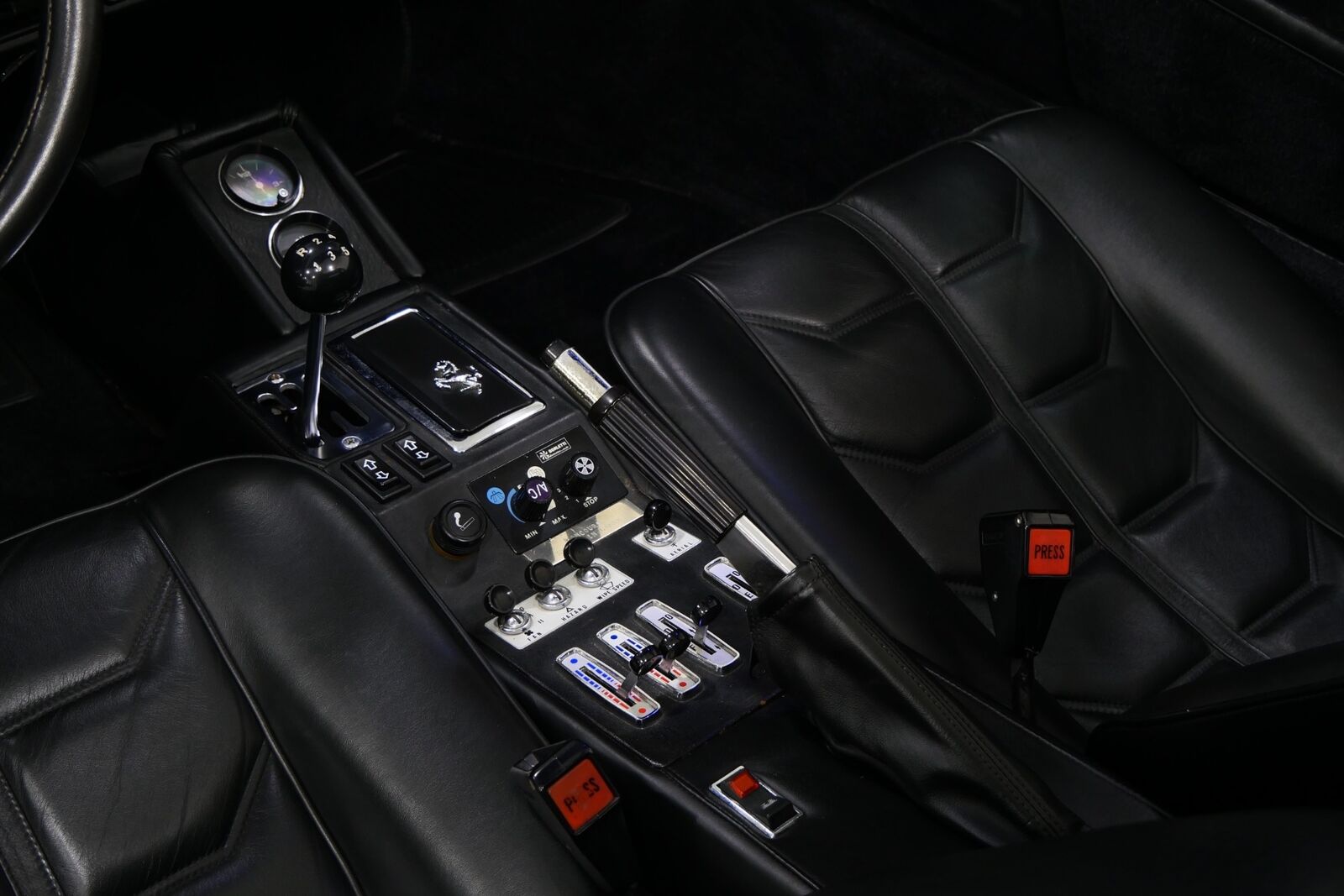 Ferrari-308-1980-2D-Coupe-28