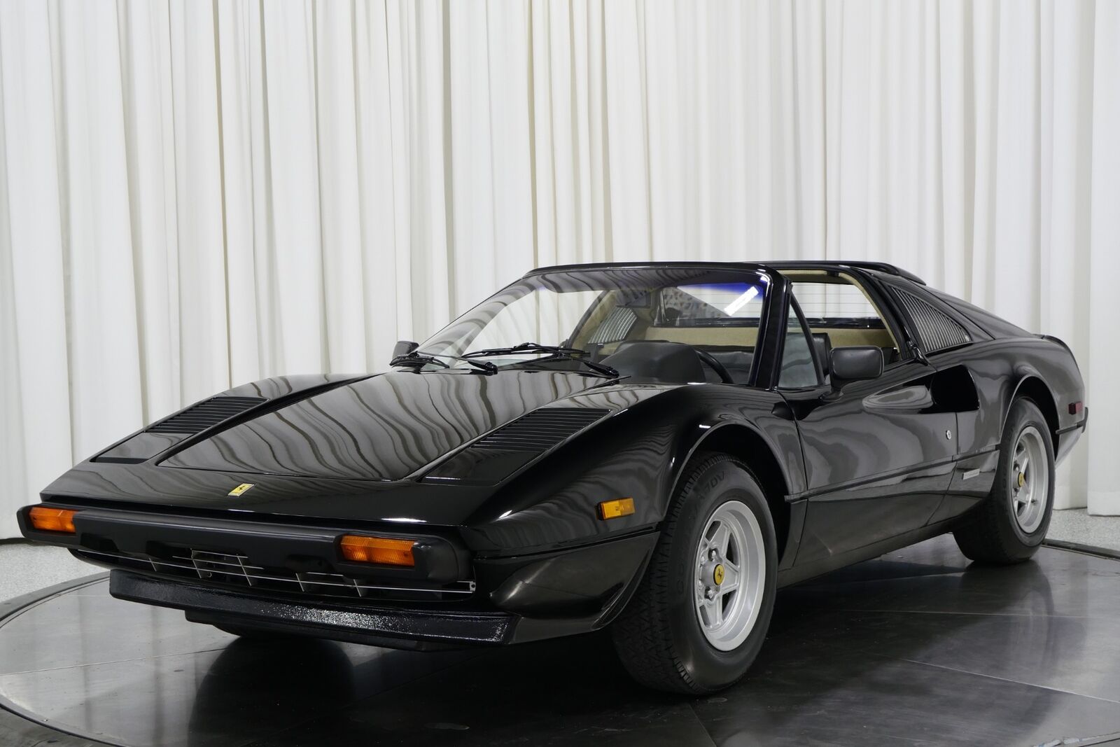 Ferrari-308-1980-2D-Coupe-3