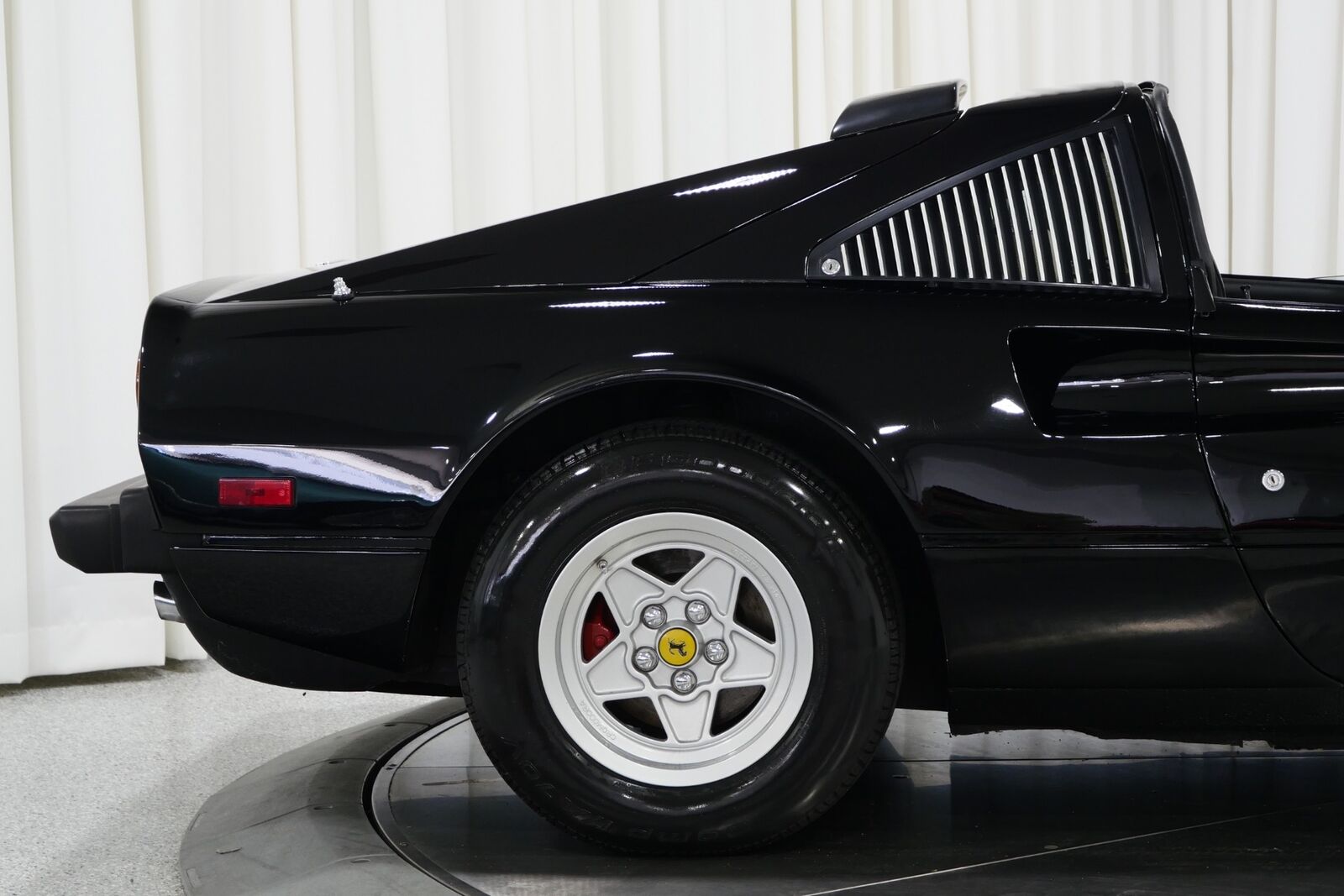 Ferrari-308-1980-2D-Coupe-32
