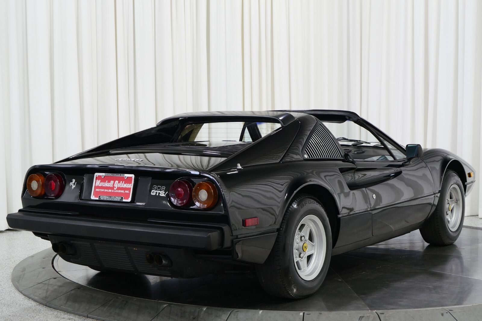 Ferrari-308-1980-2D-Coupe-7