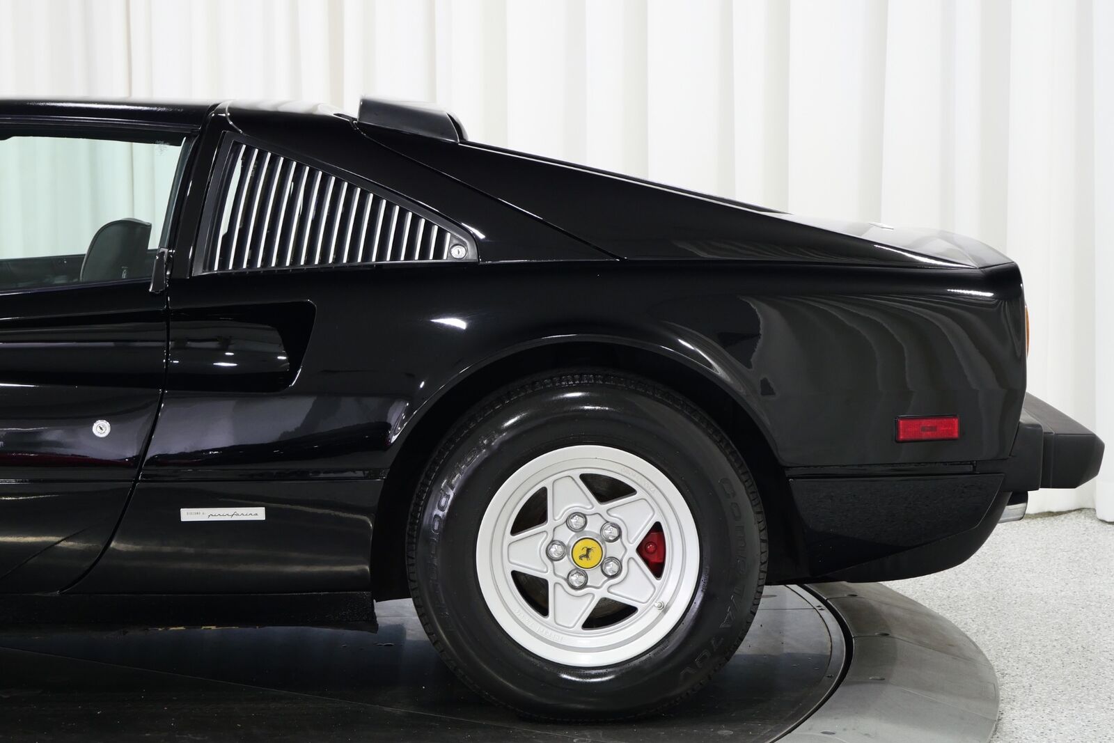 Ferrari-308-1980-2D-Coupe-9