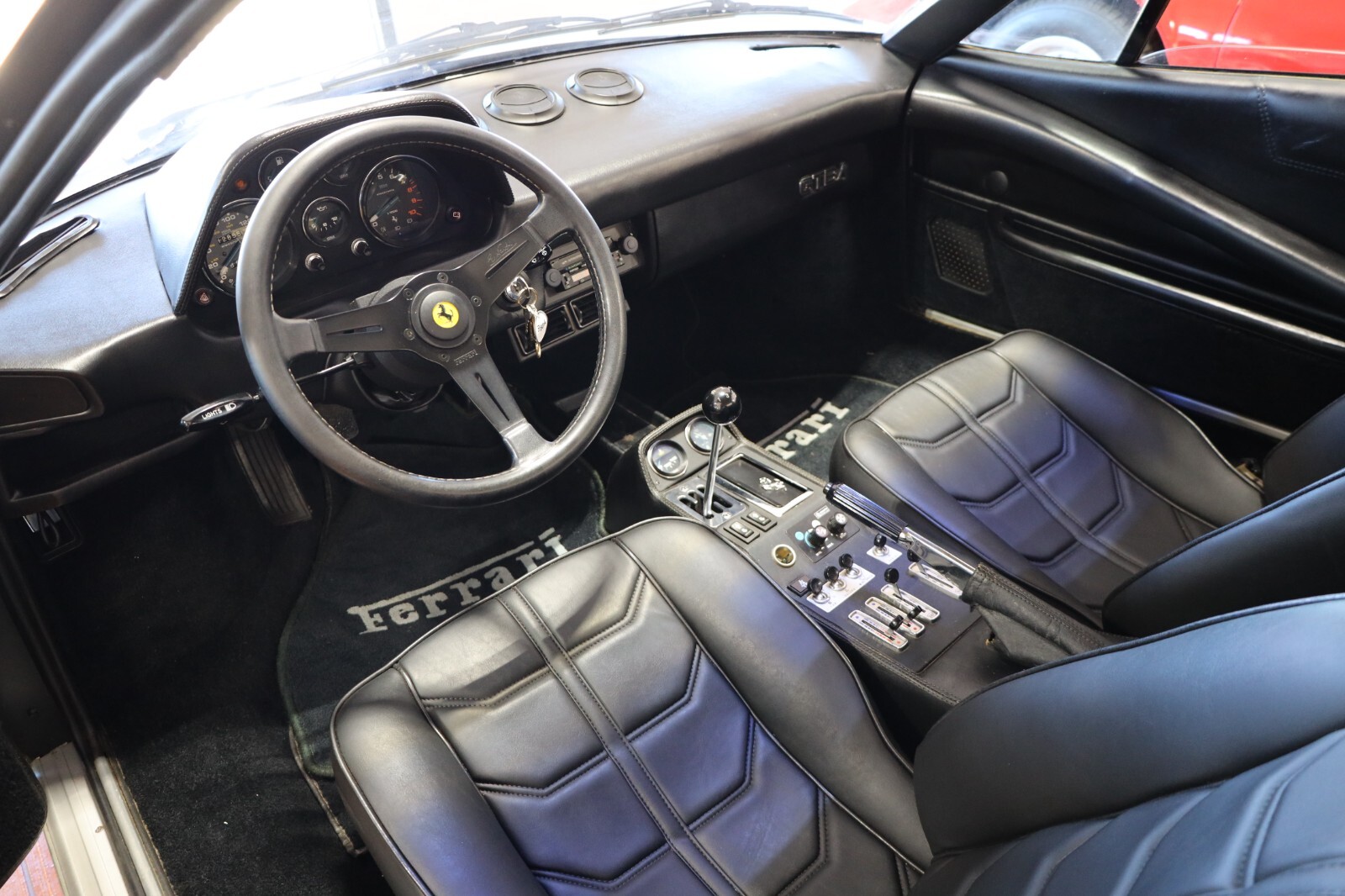 Ferrari-308-1983-Coupe-13