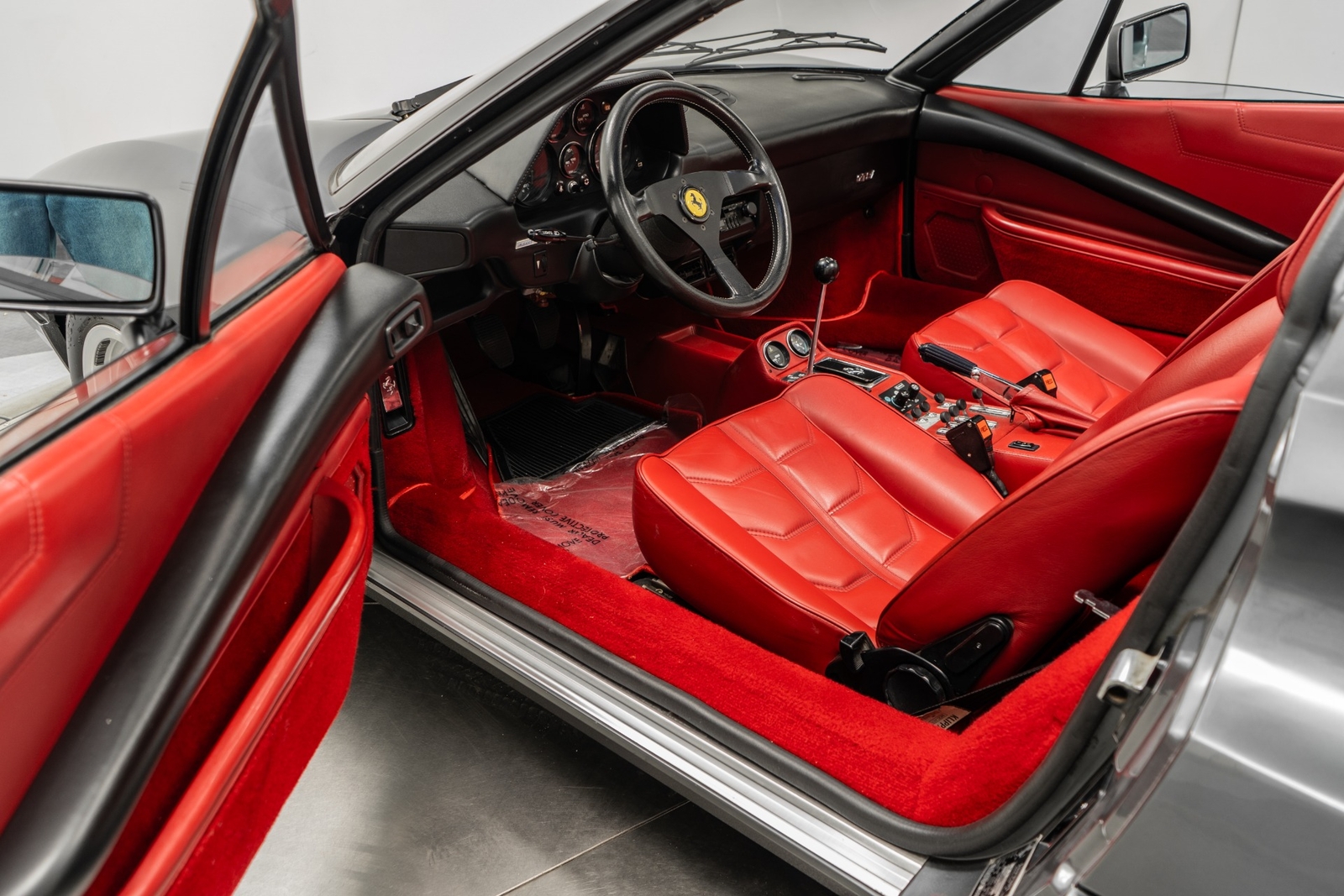 Ferrari-308-1985-2D-Convertible-21