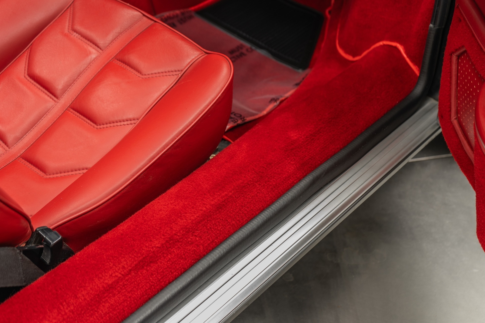 Ferrari-308-1985-2D-Convertible-22