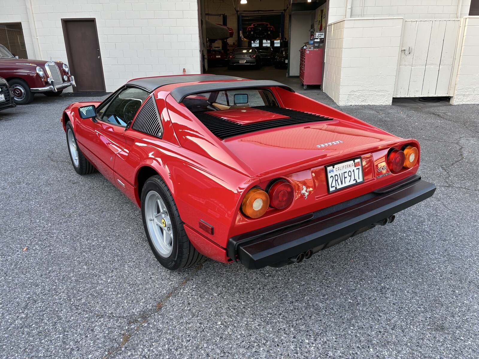 Ferrari-308-1985-3