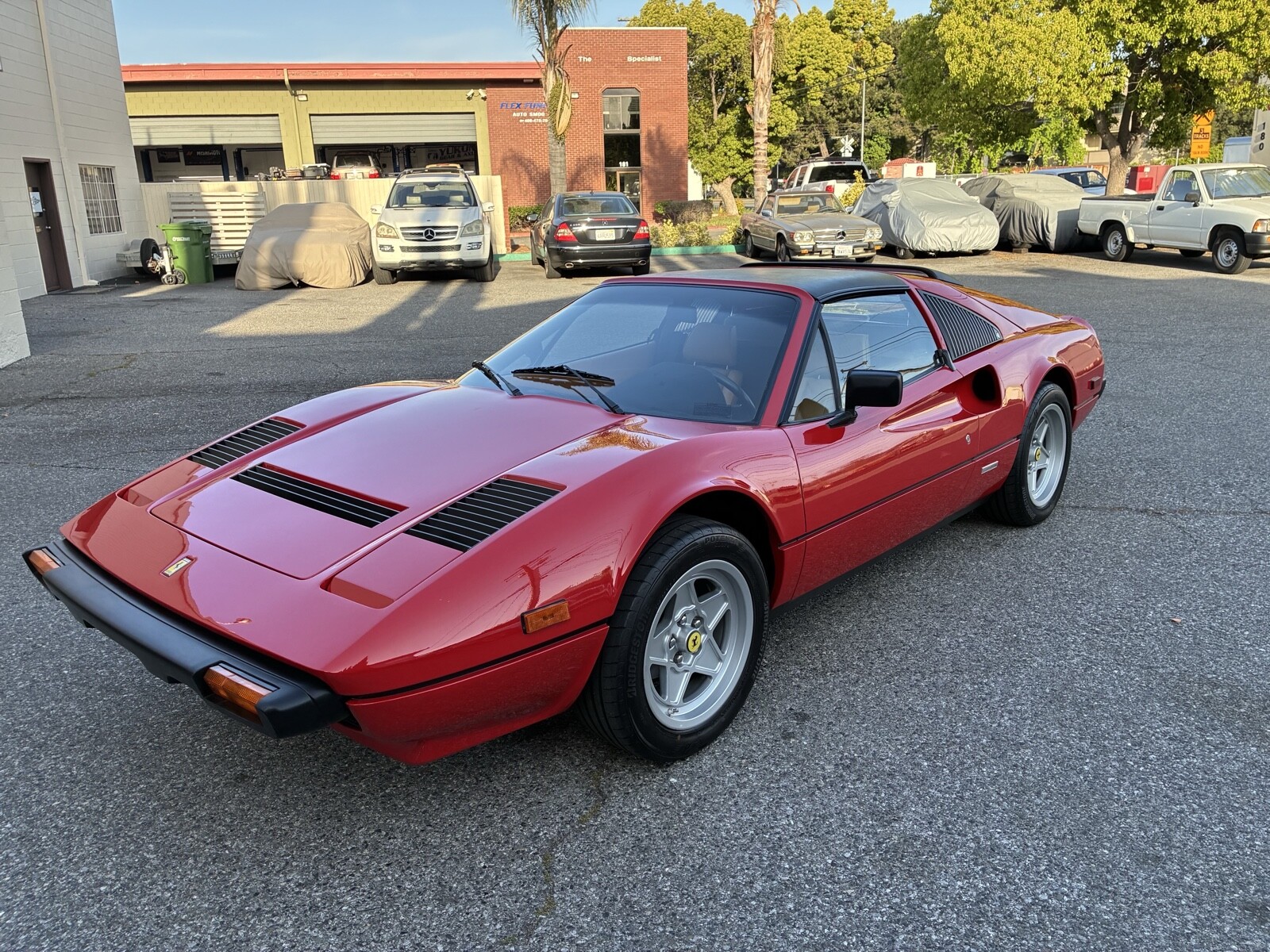 Ferrari-308-1985