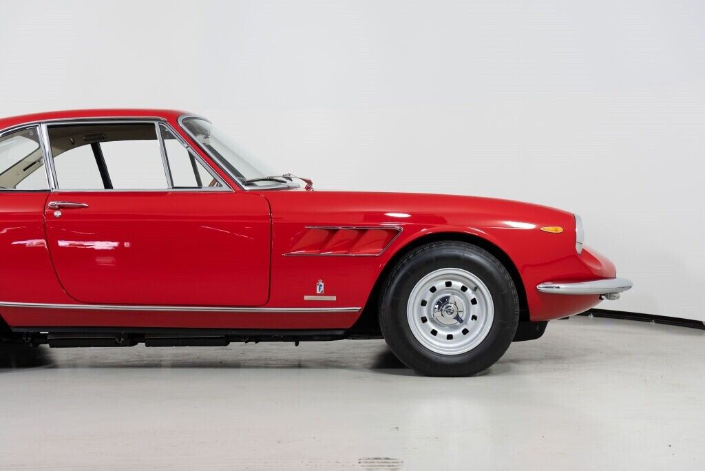 Ferrari-330-GTC-1967-Coupe-10