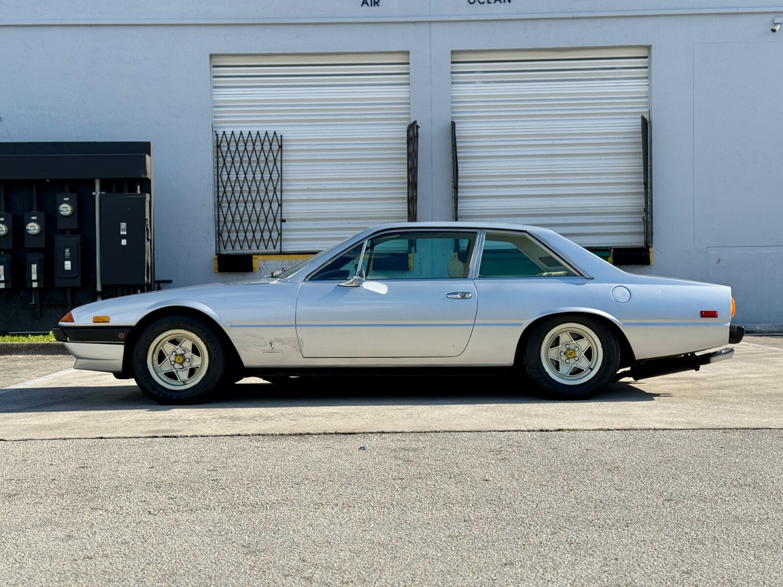 Ferrari-400-1981-Coupe-1