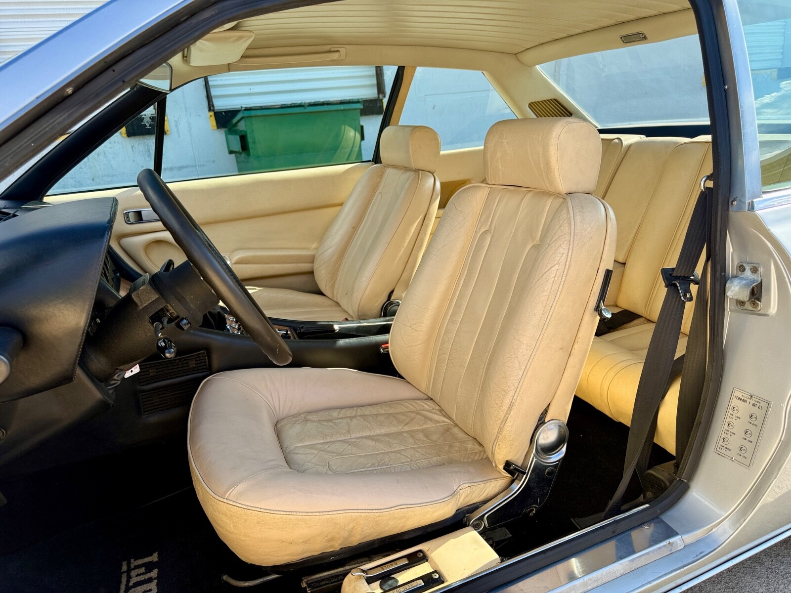 Ferrari-400-1981-Coupe-11