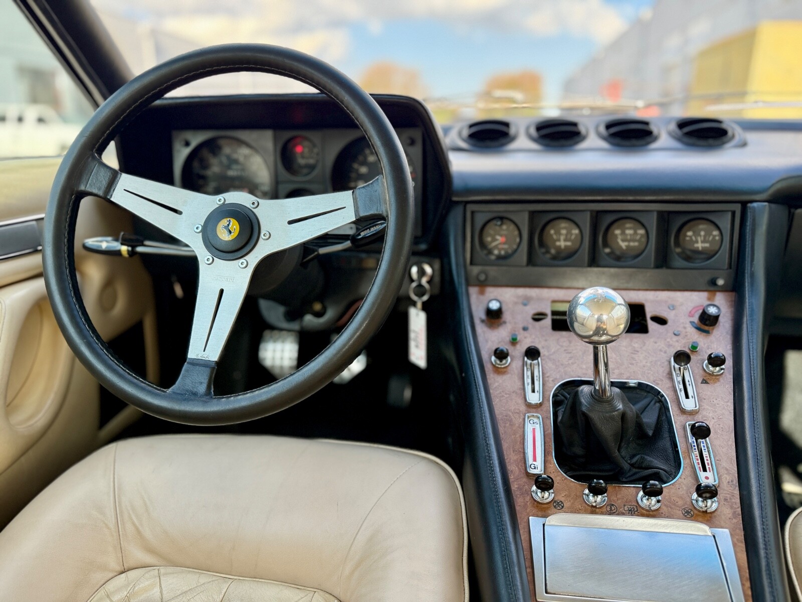 Ferrari-400-1981-Coupe-14