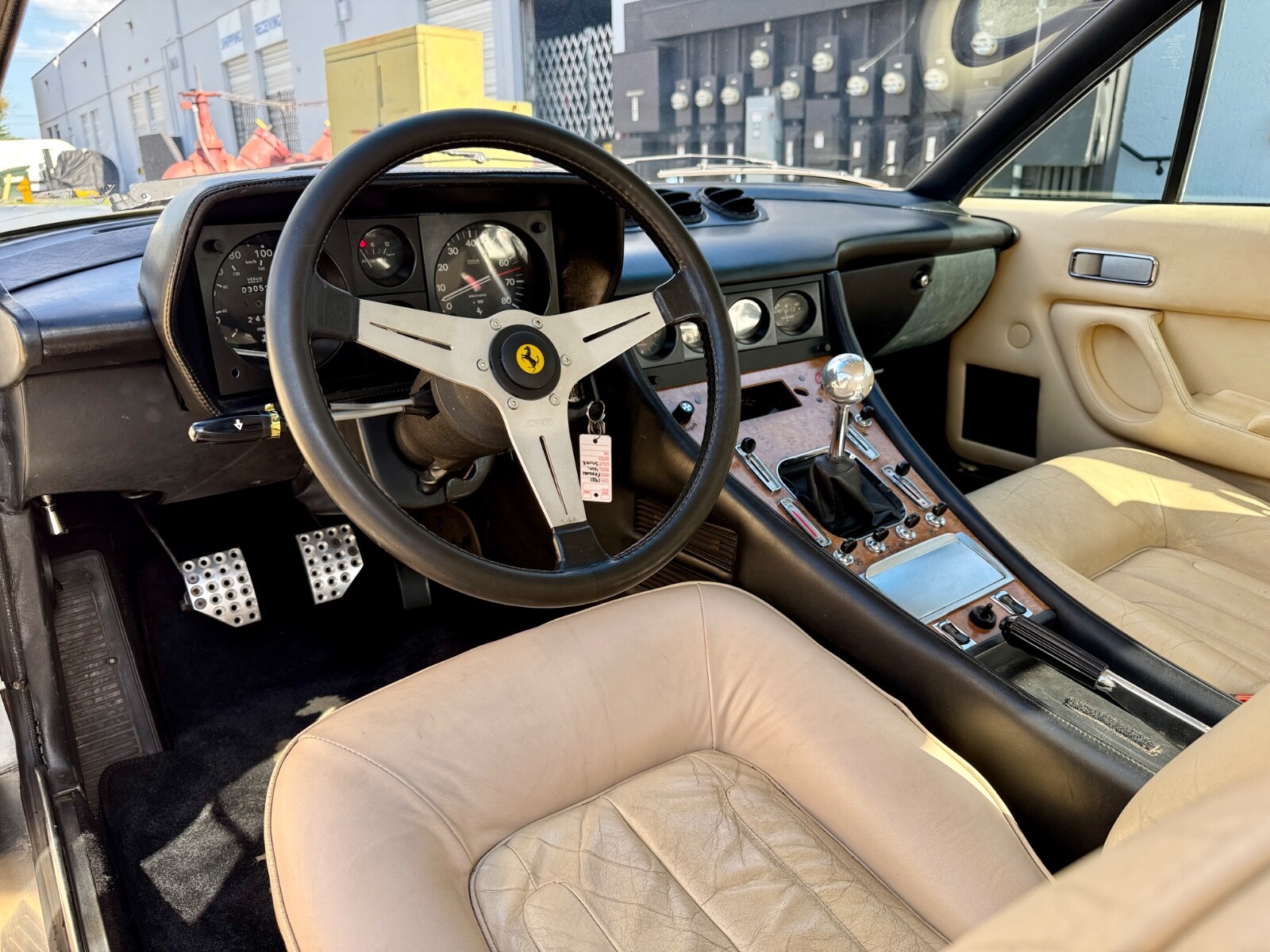 Ferrari-400-1981-Coupe-9