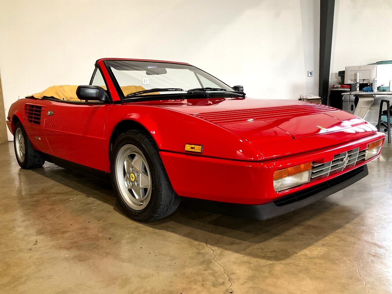 Ferrari-Mondial-1988-Convertible-13