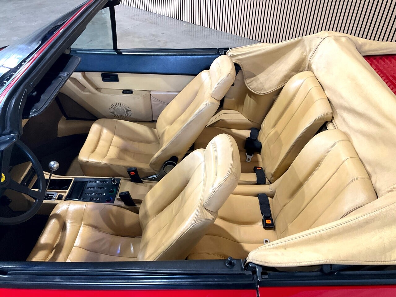 Ferrari-Mondial-1988-Convertible-17