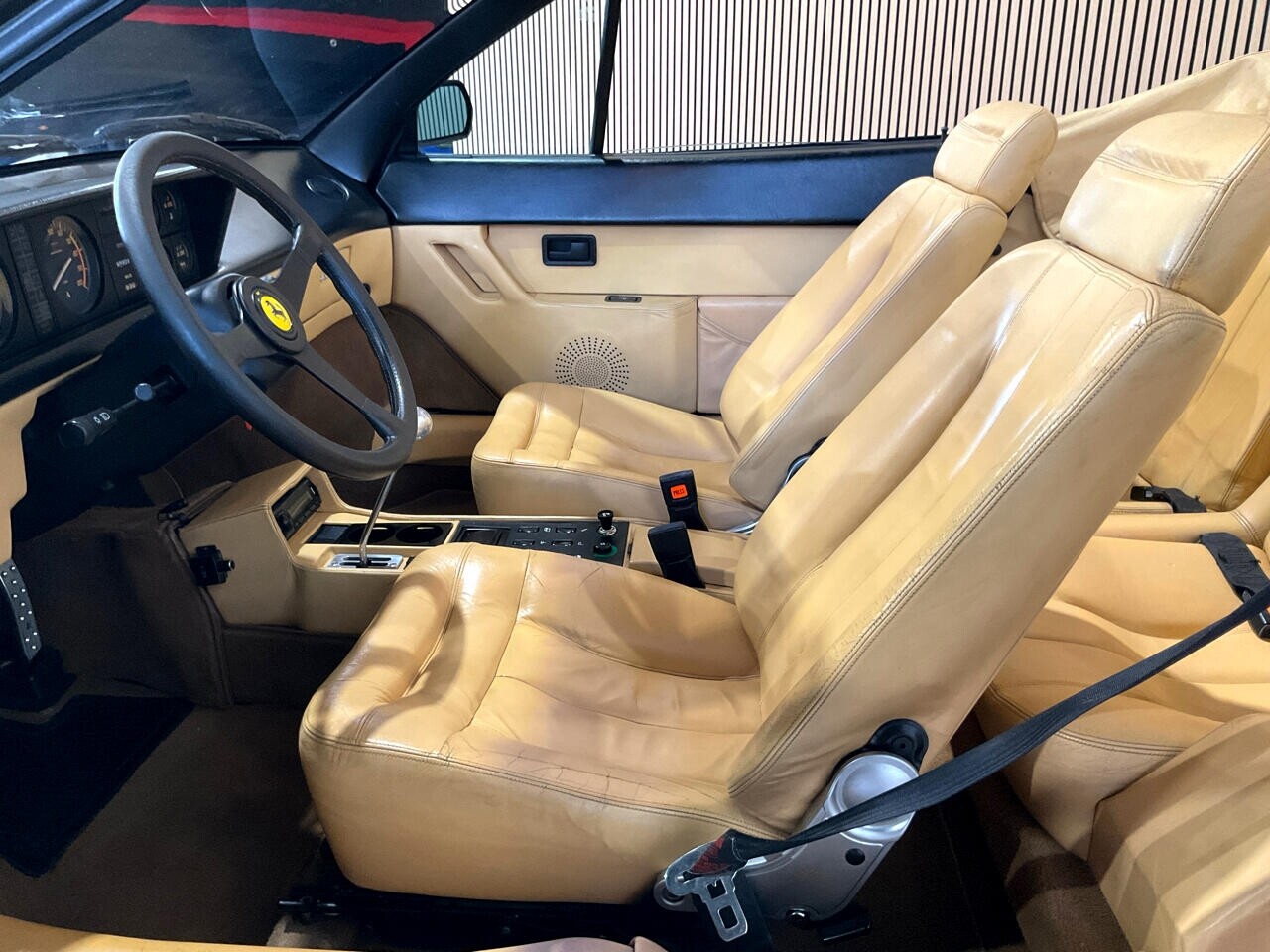 Ferrari-Mondial-1988-Convertible-22
