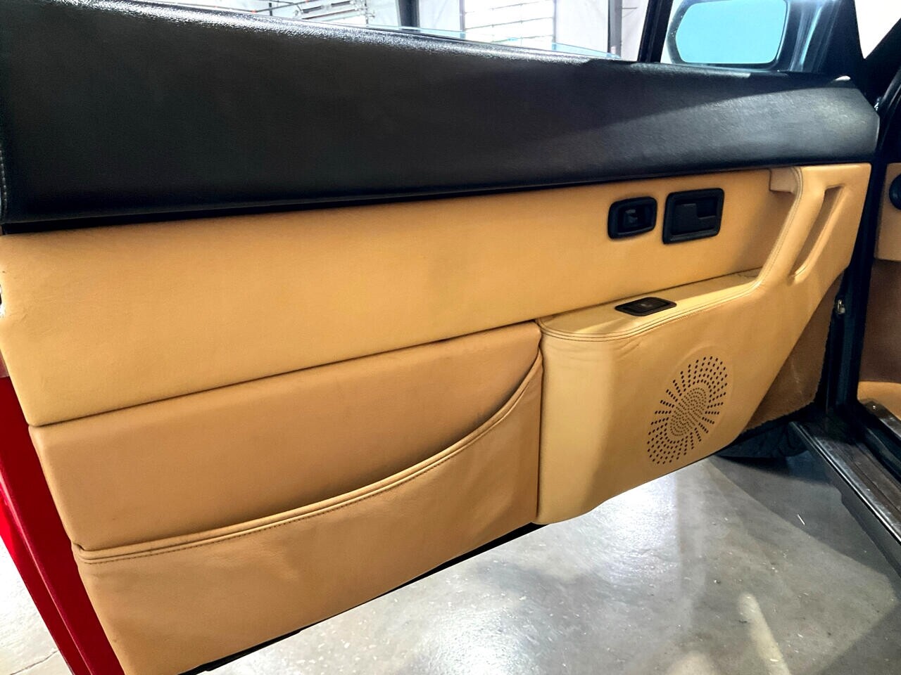 Ferrari-Mondial-1988-Convertible-30