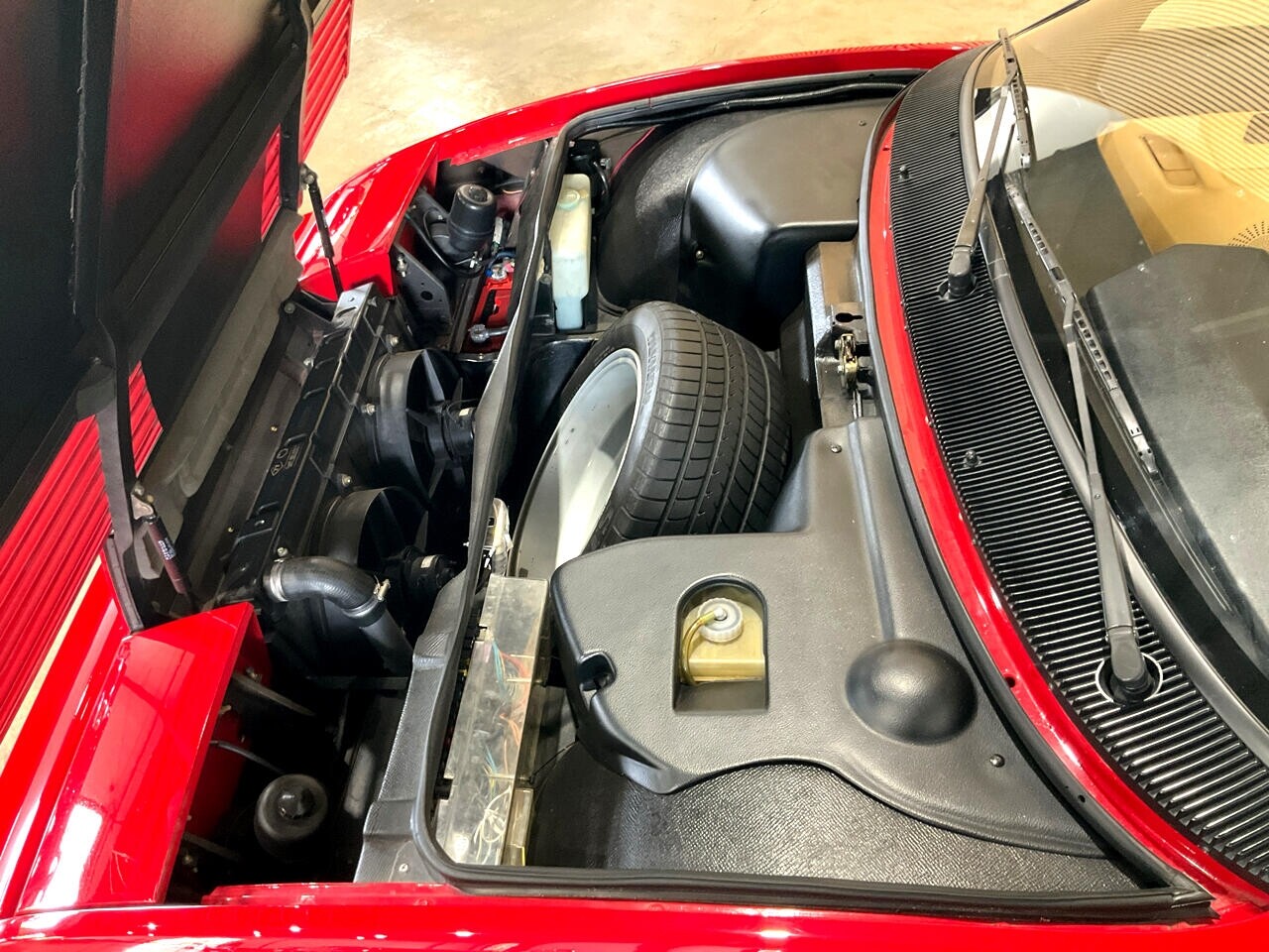Ferrari-Mondial-1988-Convertible-38