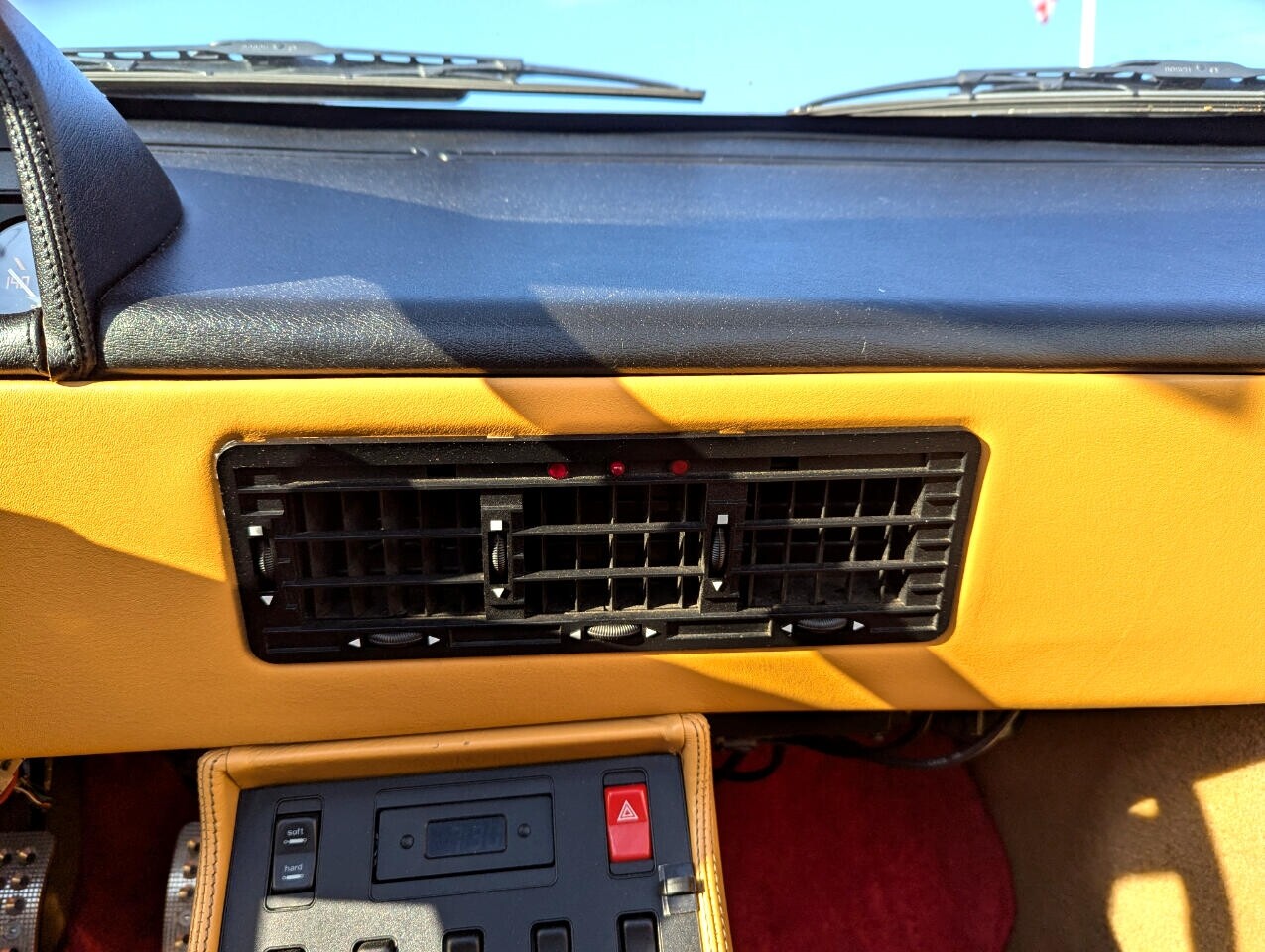 Ferrari-Mondial-1989-Convertible-24