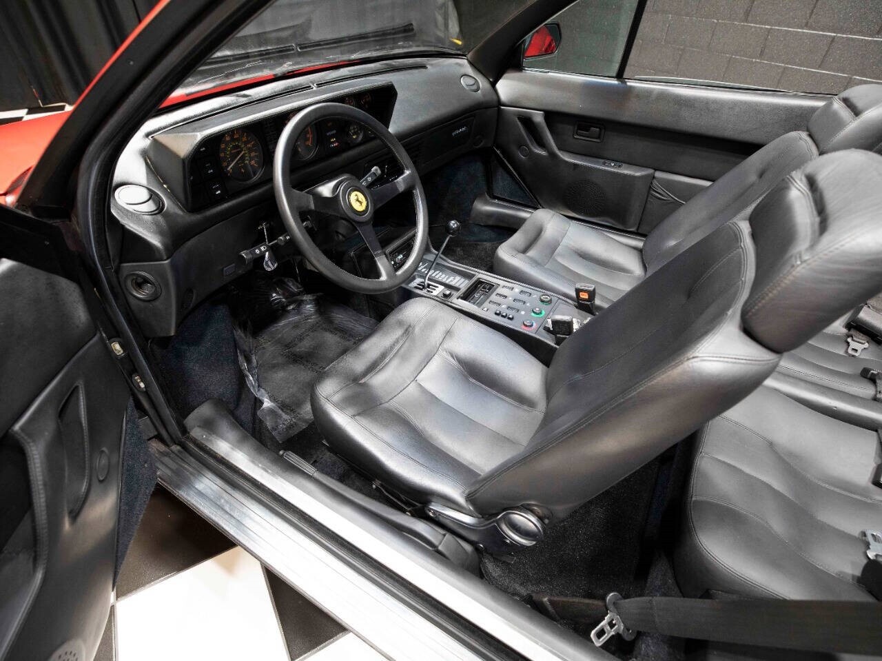Ferrari-Mondial-Cabriolet-1986-Convertible-1