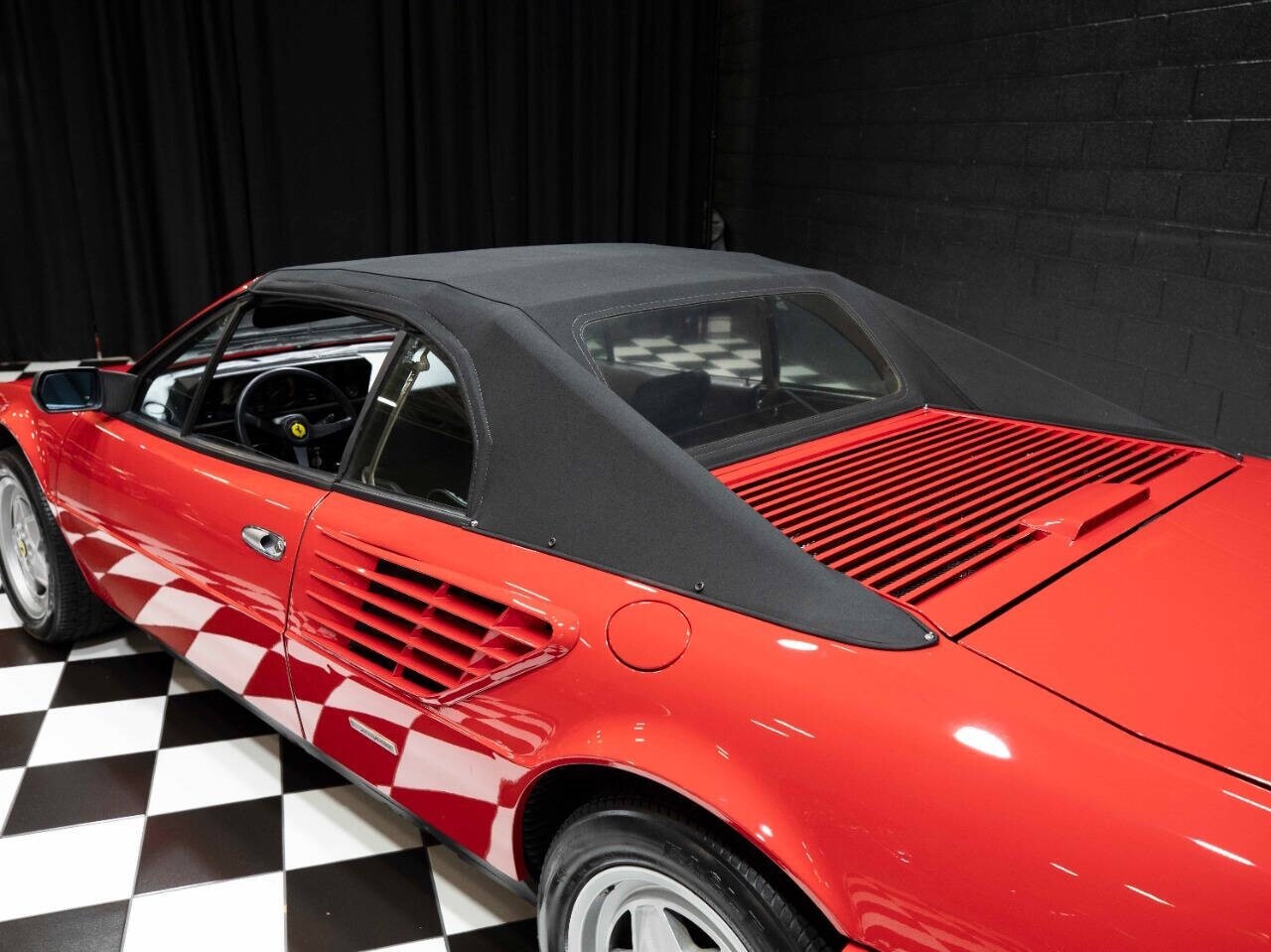 Ferrari-Mondial-Cabriolet-1986-Convertible-12
