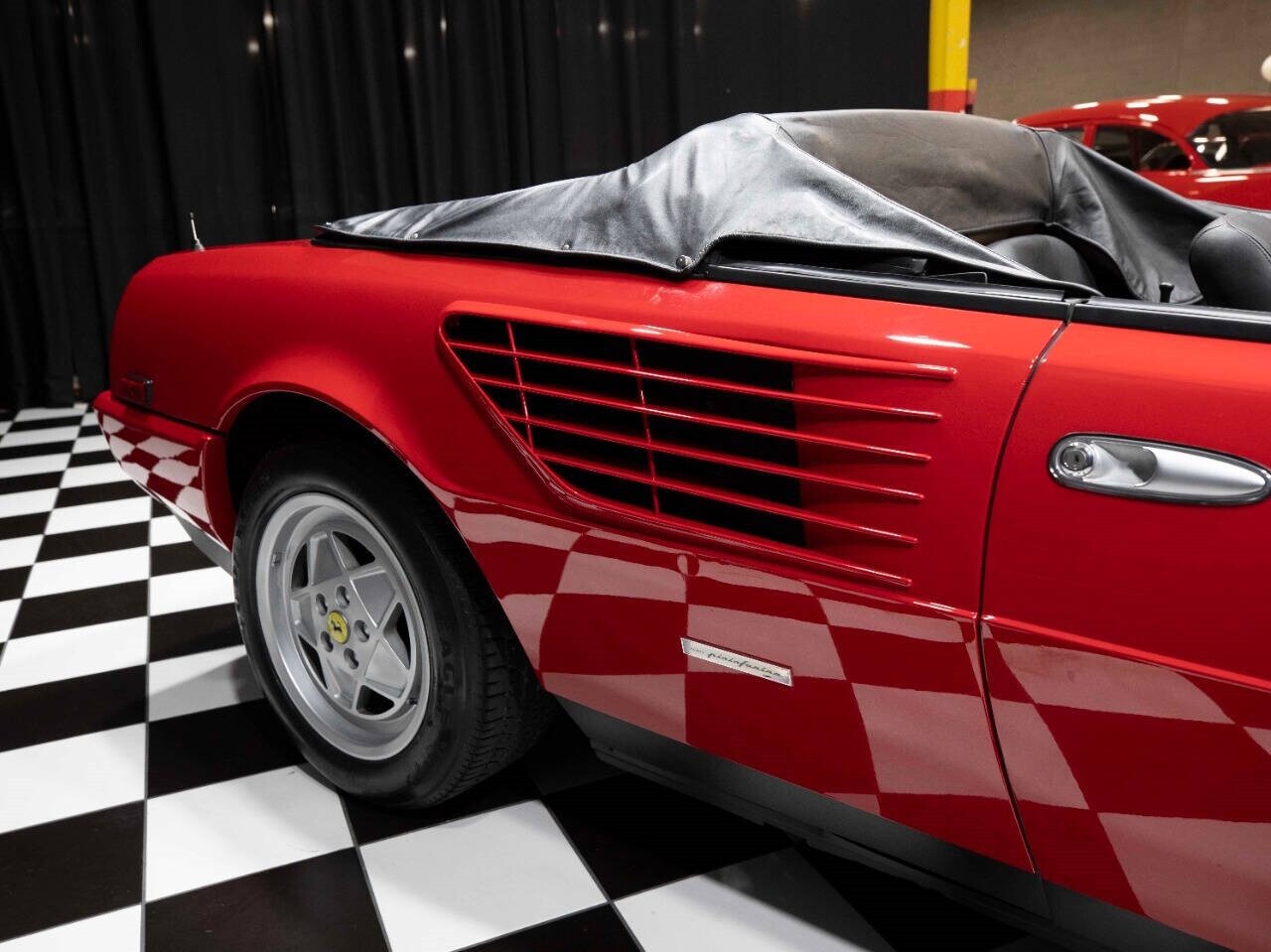 Ferrari-Mondial-Cabriolet-1986-Convertible-26