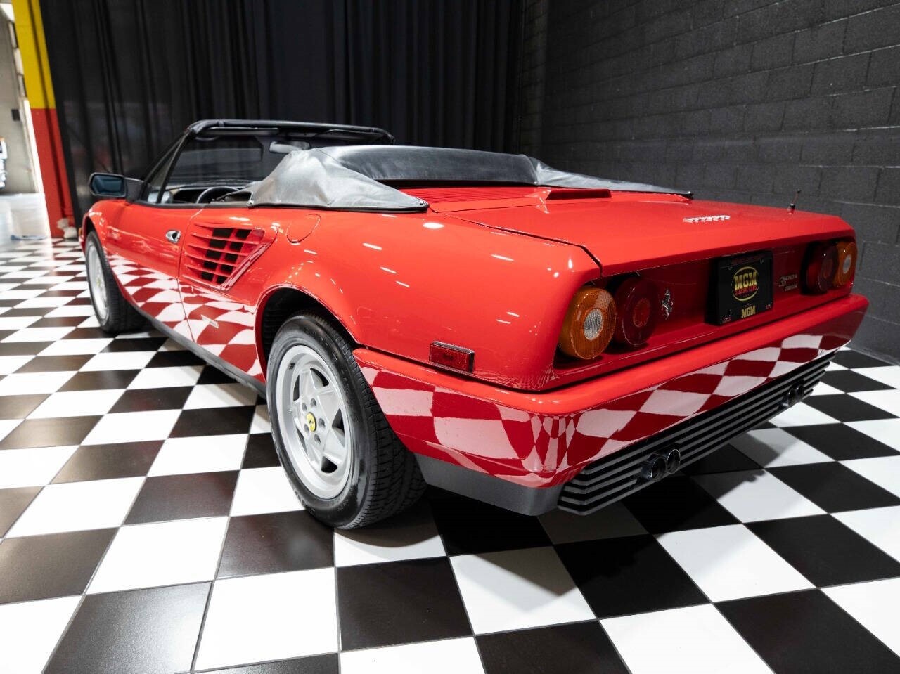 Ferrari-Mondial-Cabriolet-1986-Convertible-34