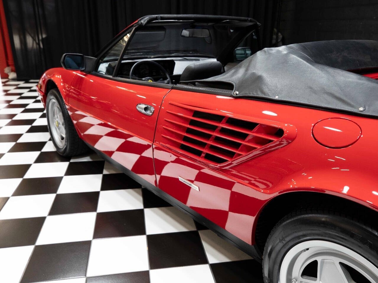 Ferrari-Mondial-Cabriolet-1986-Convertible-36