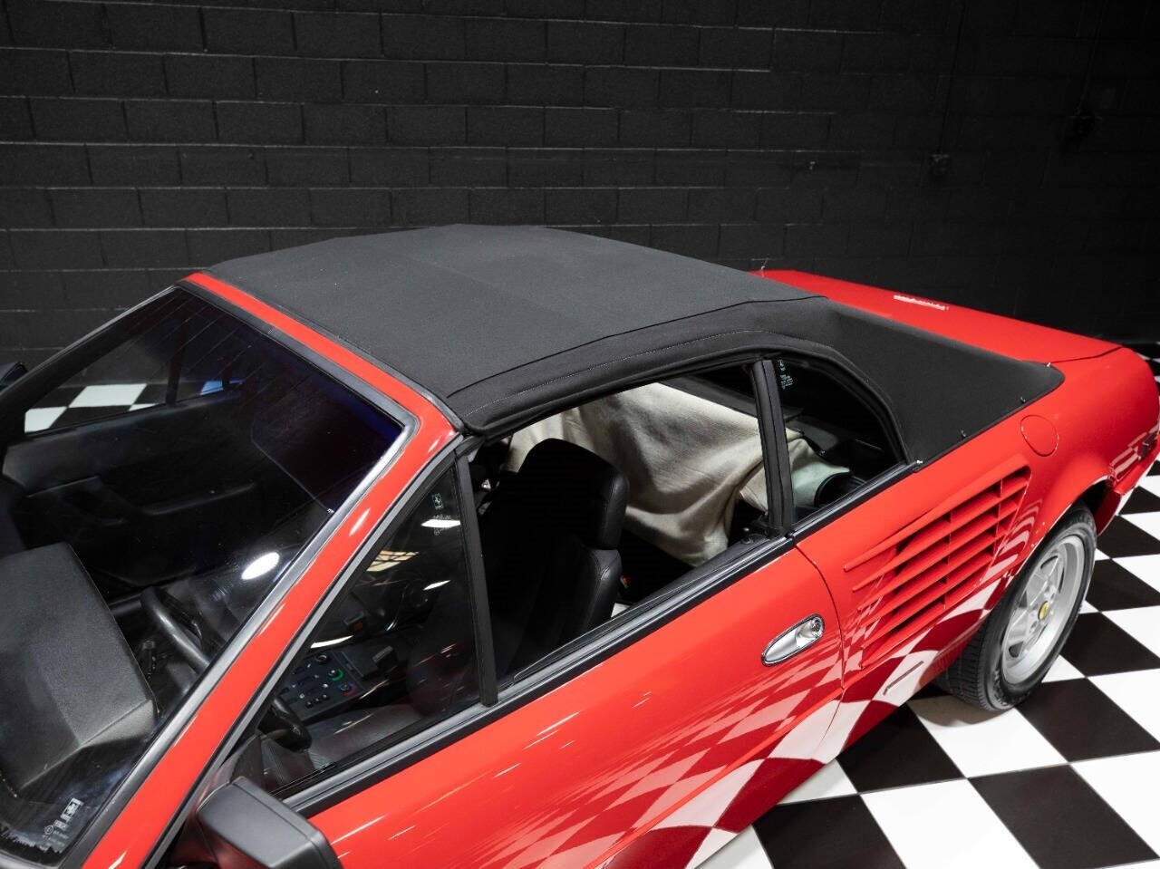 Ferrari-Mondial-Cabriolet-1986-Convertible-7