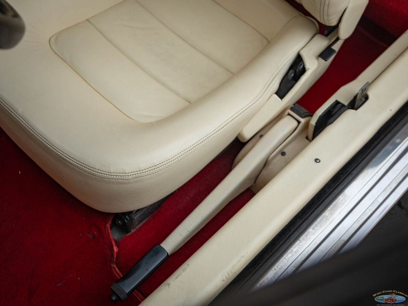 Ferrari-Mondial-T-1990-2-Door-Convertible-25
