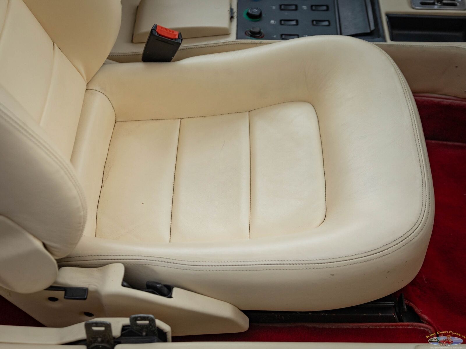 Ferrari-Mondial-T-1990-2-Door-Convertible-35