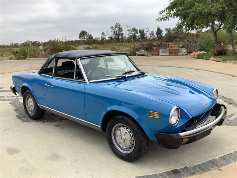 Fiat-124-1978-Convertible-10