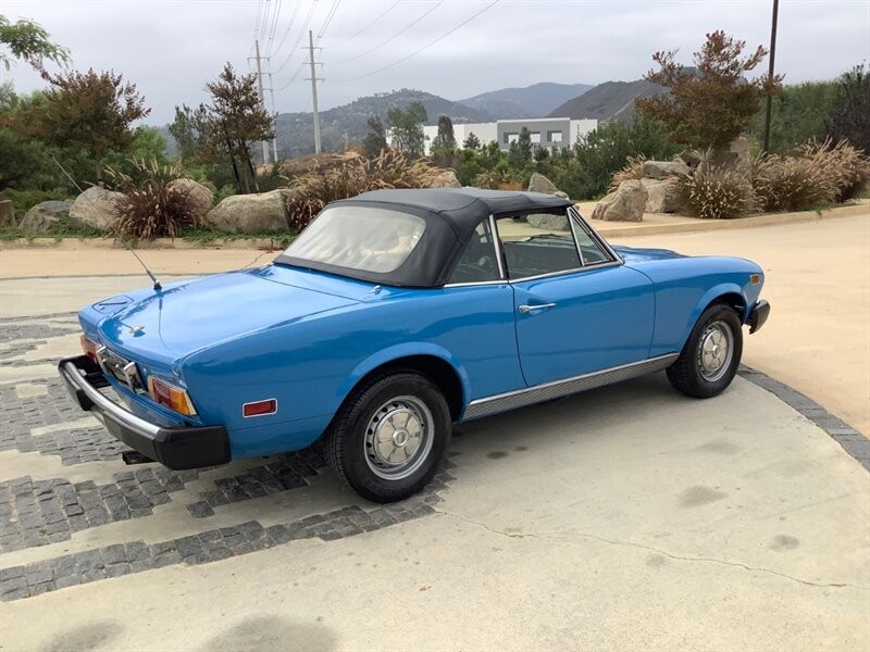 Fiat-124-1978-Convertible-12