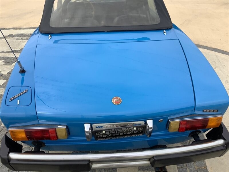 Fiat-124-1978-Convertible-19
