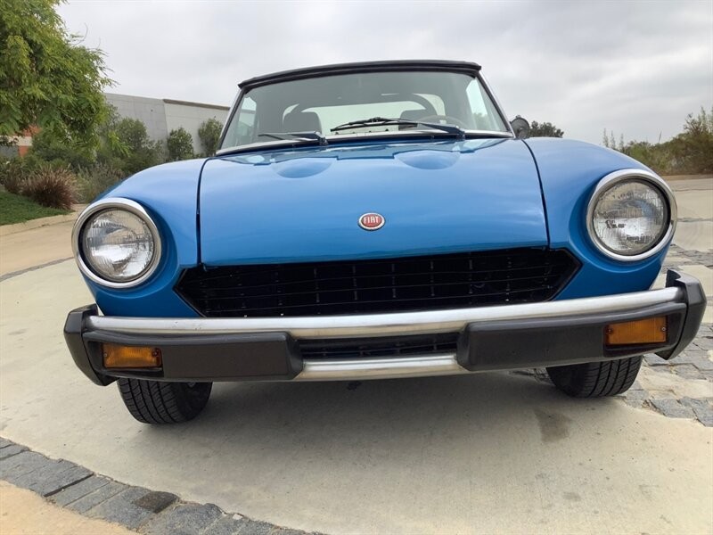 Fiat-124-1978-Convertible-2