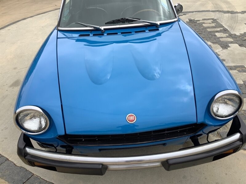 Fiat-124-1978-Convertible-3