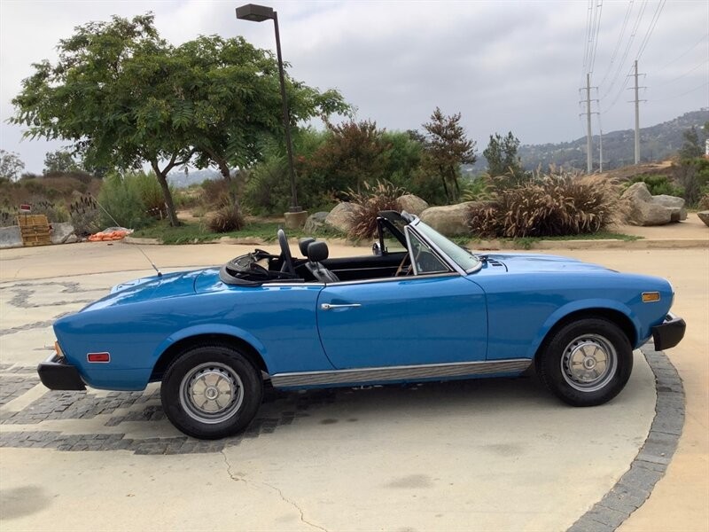 Fiat-124-1978-Convertible-4