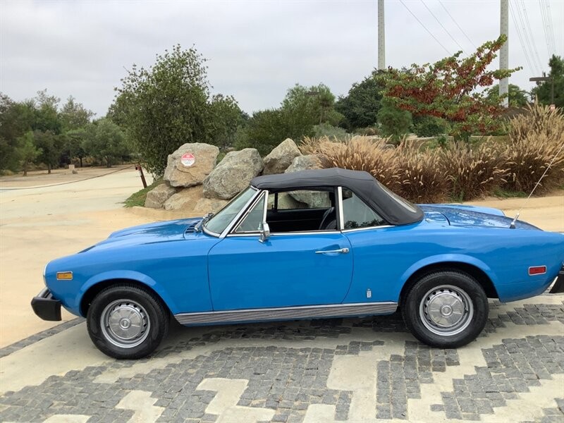 Fiat-124-1978-Convertible-6