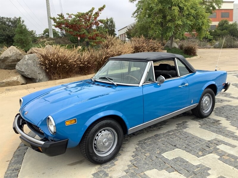 Fiat-124-1978-Convertible-8