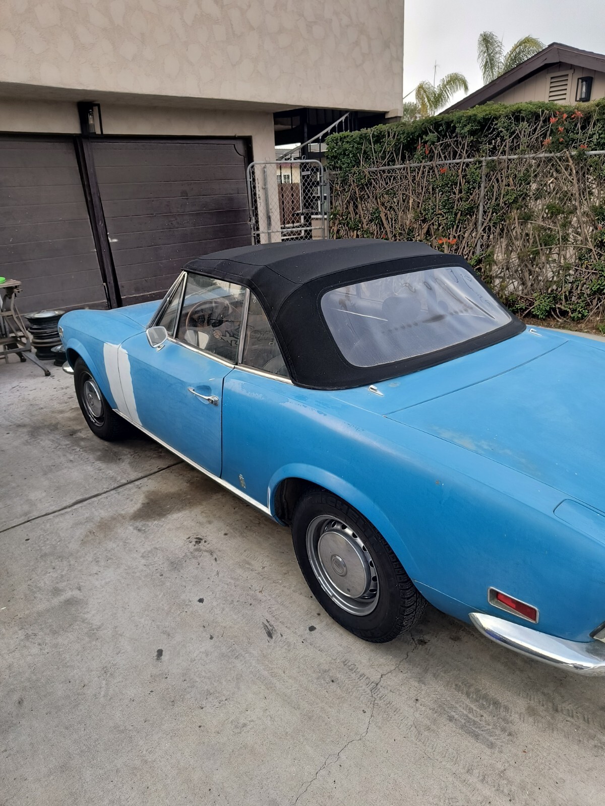 Fiat-124-Spider-1971-Convertible-10