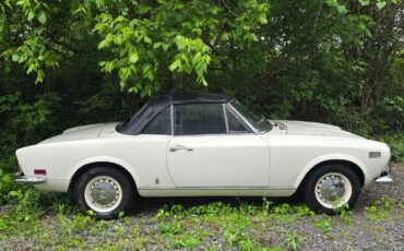 Fiat-124-Spider-1973-Convertible-6