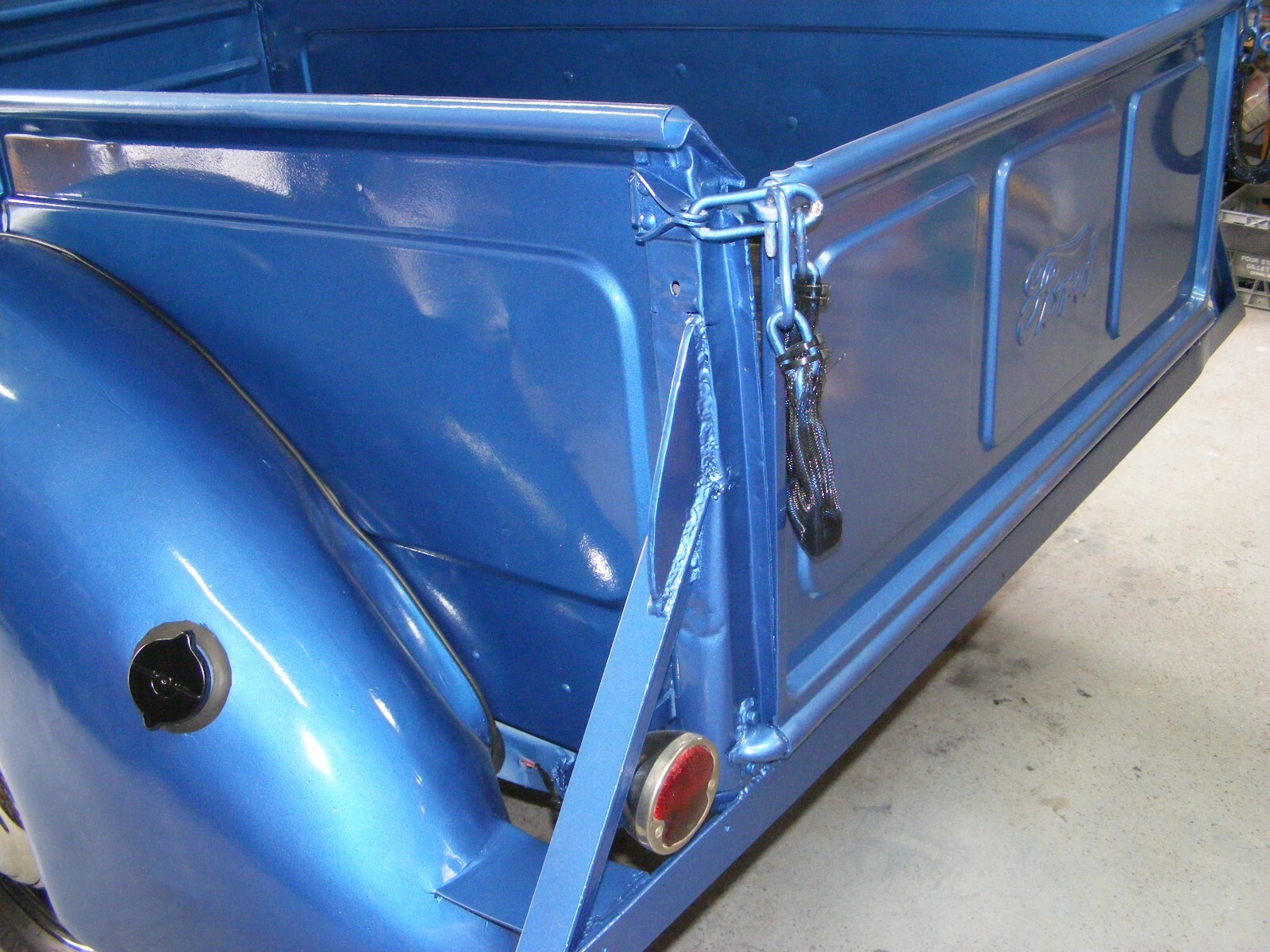 Ford-12-Ton-Pickup-1941-14