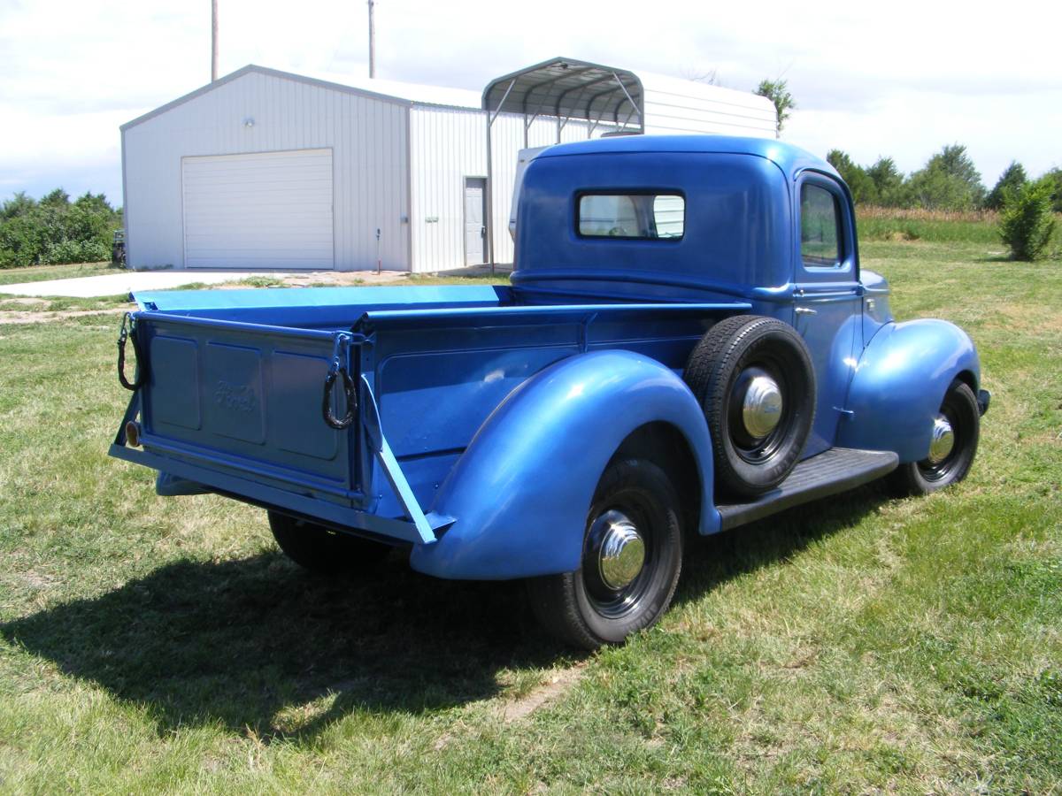 Ford-12-ton-pickup-model-11-1941-blue-12