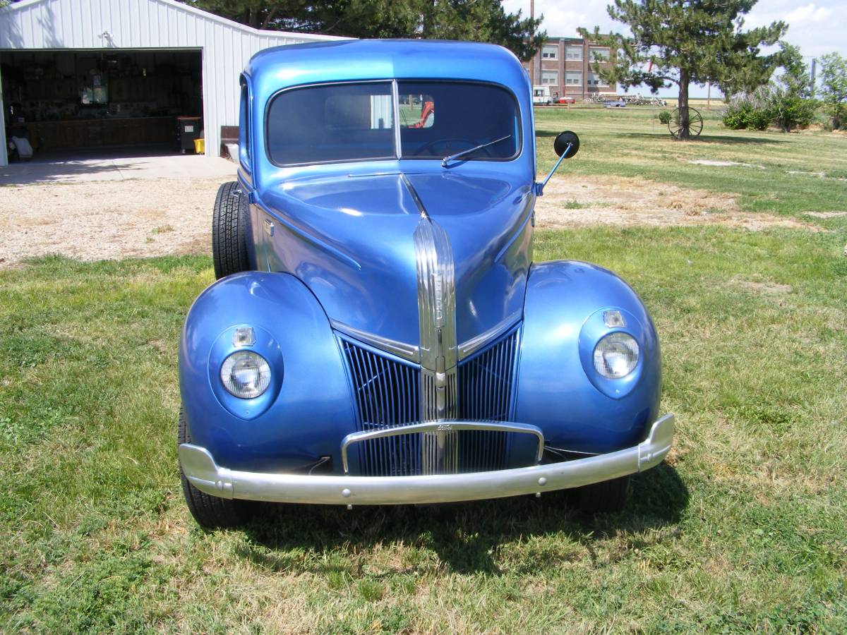 Ford-12-ton-pickup-model-11-1941-blue-4