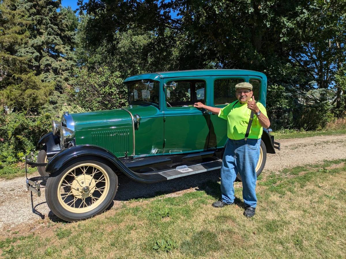 Ford   1929 green