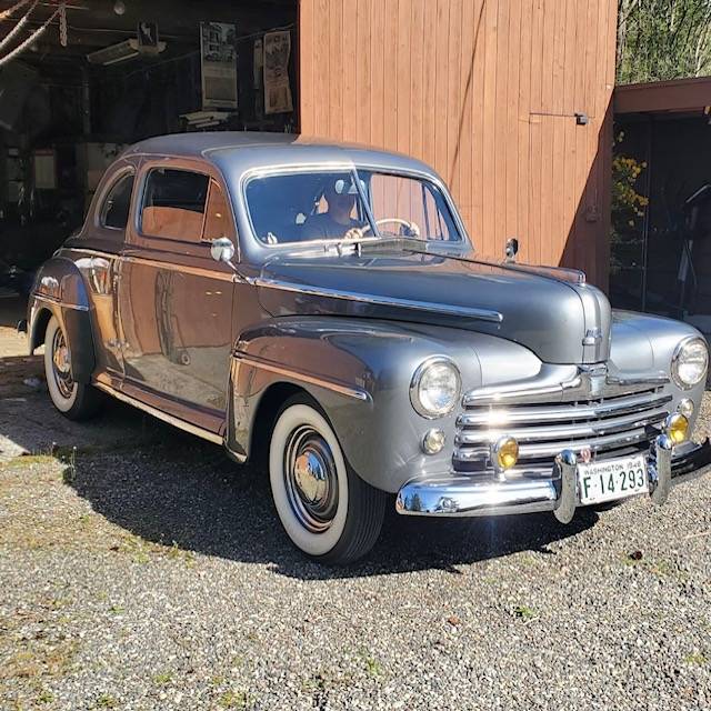 Ford-2-door-coupe-1948-7