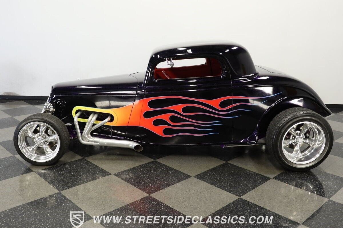 Ford-3-Window-1933-Coupe-2